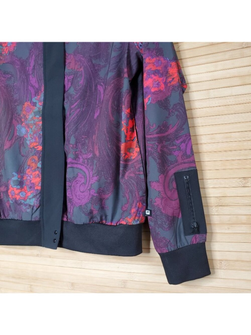 Fabletics Black Dark Floral Zipper Bomber Ithaca Jacket Athletic Size Medium - Picture 3 of 4